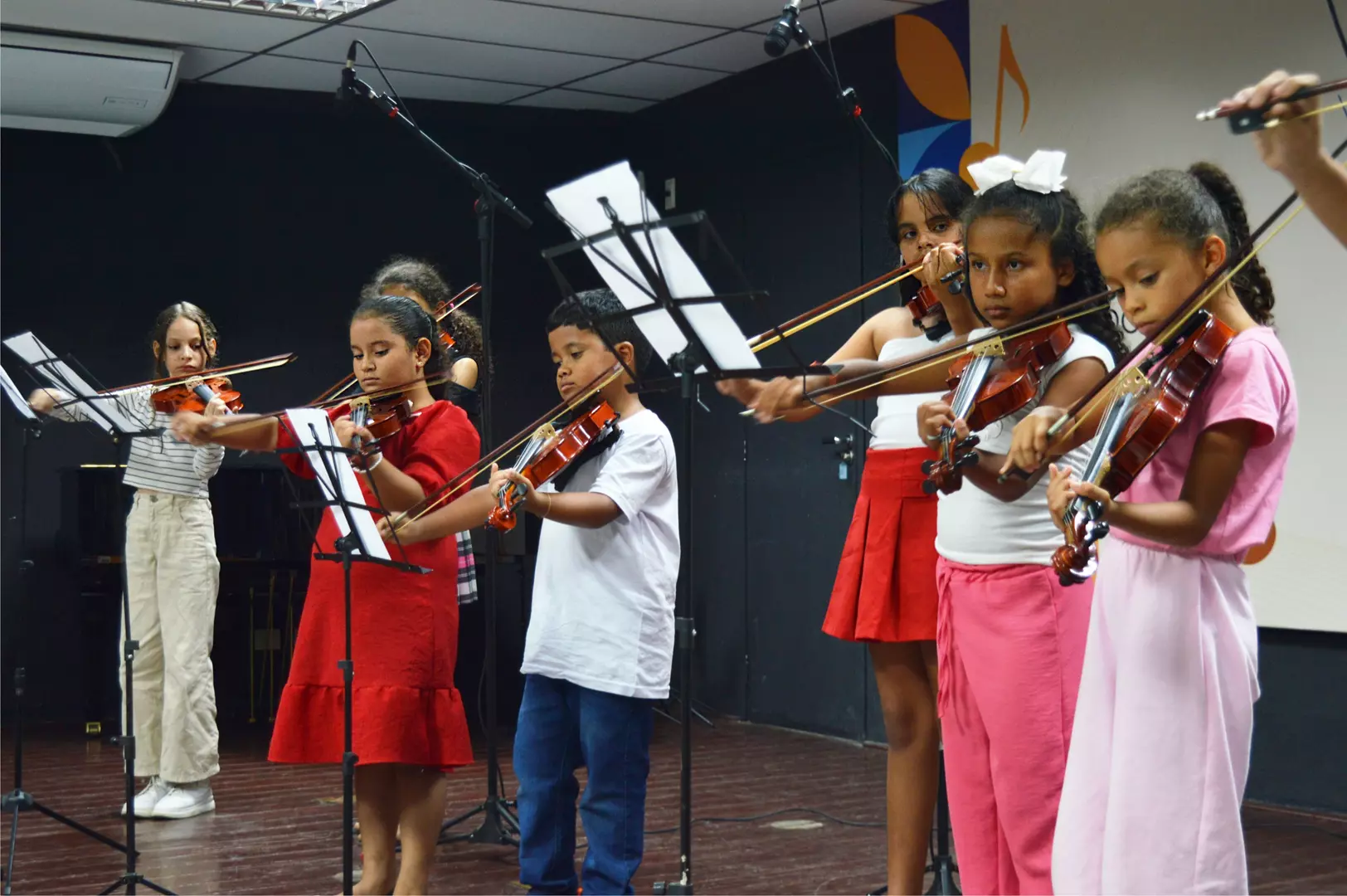Escola Vila da Música integra alunos, familiares e comunidade com Mostra Pedagógica 2025.1